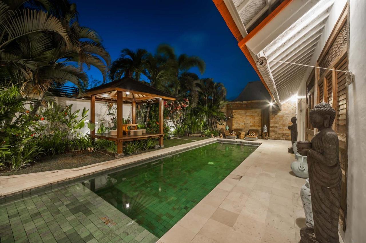 Coco Poco Villa Seminyak Exterior foto