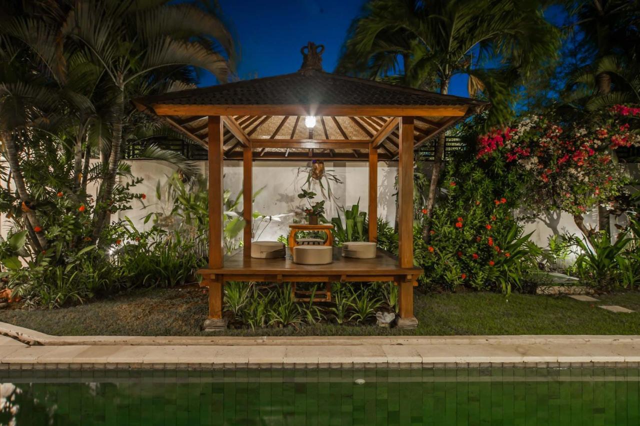 Coco Poco Villa Seminyak Exterior foto